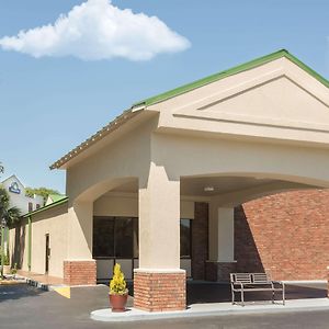 Days Inn By Wyndham Mt Pleasant-Charleston-Patriots Point